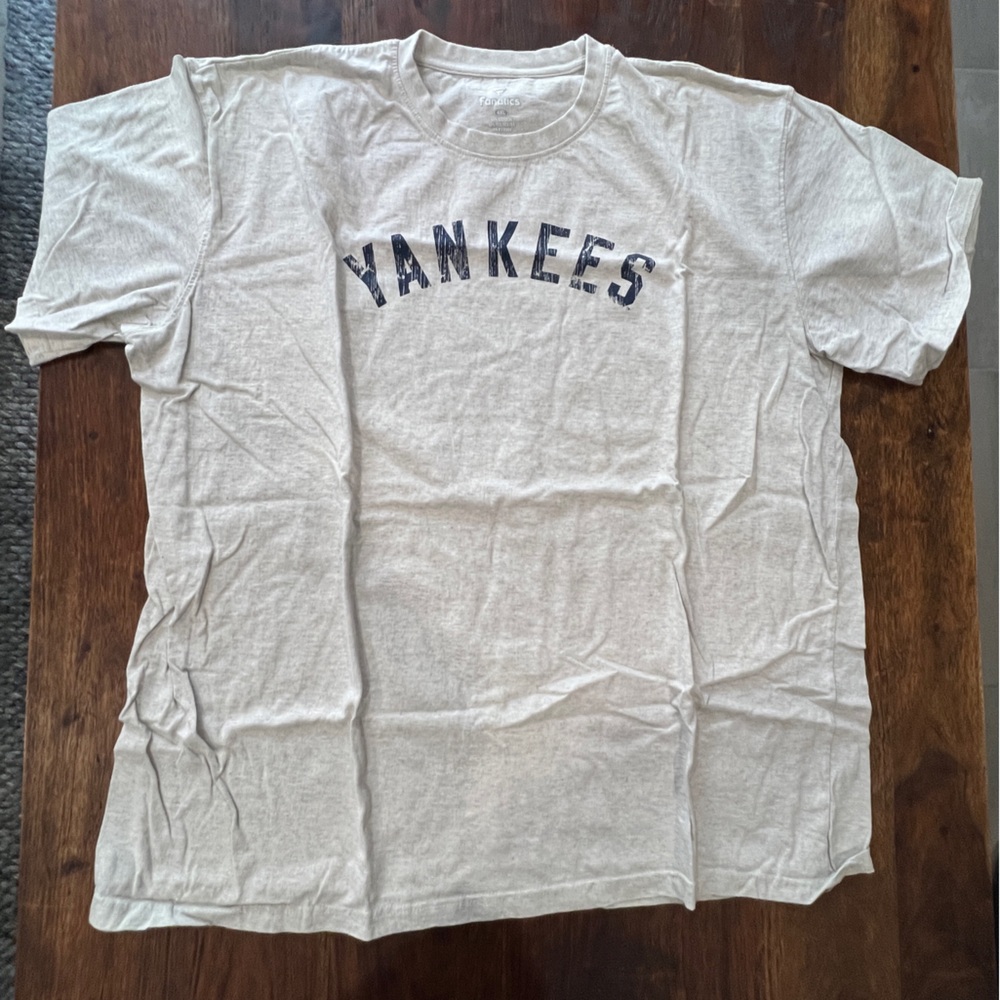 Men’s Yankees T-shirt